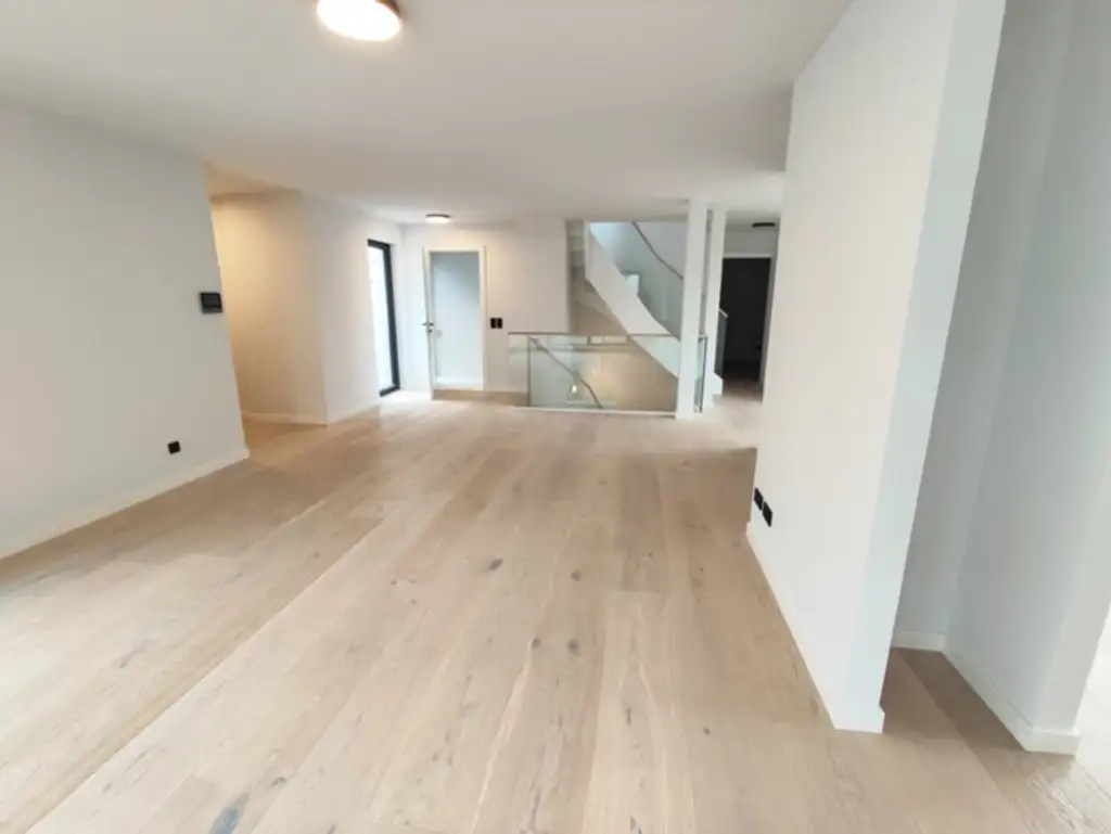Krongasse! Erstbezug Penthouse mit 3 Terrassen und privatem Liftzugang auf frisch saniertem Altbau! Top17