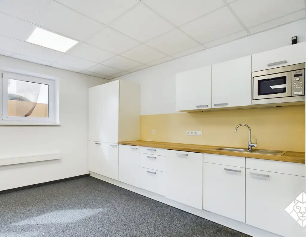 Moderne Gewerbefläche: Flexibles Büro, Praxis oder Lagerraum in Top-Lage