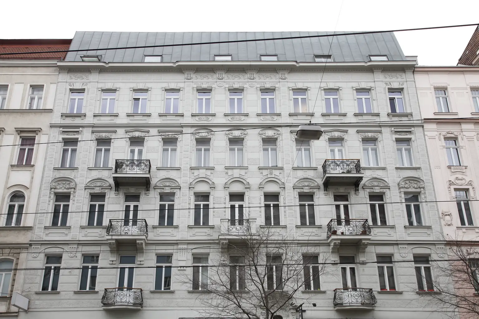 Charmantes, ansprechendes Apartment in zentraler Lage des 8. Bezirks mit zwei kleinen Balkonen