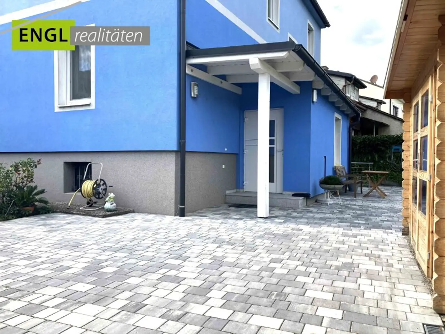 Familien-Idylle mit Pool und nachhaltiger Energieversorgung