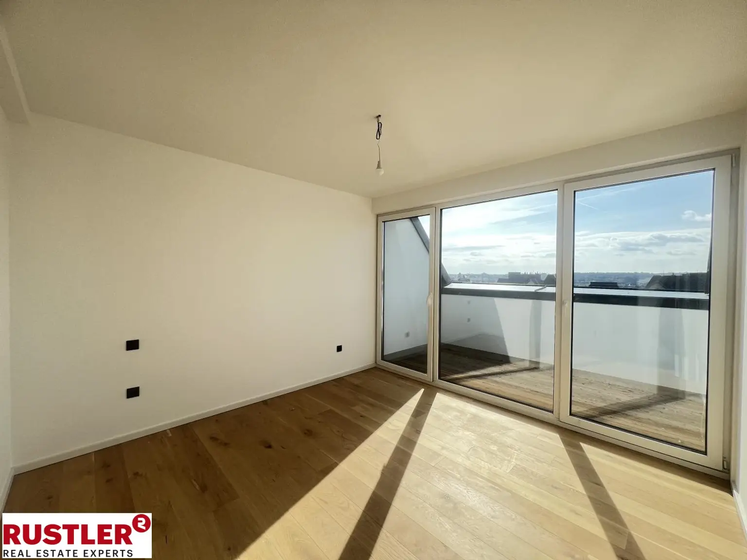 Top moderne Dachgeschosswohnung mit Terrasse & Fernblick | Erstbezug am Reinlpark