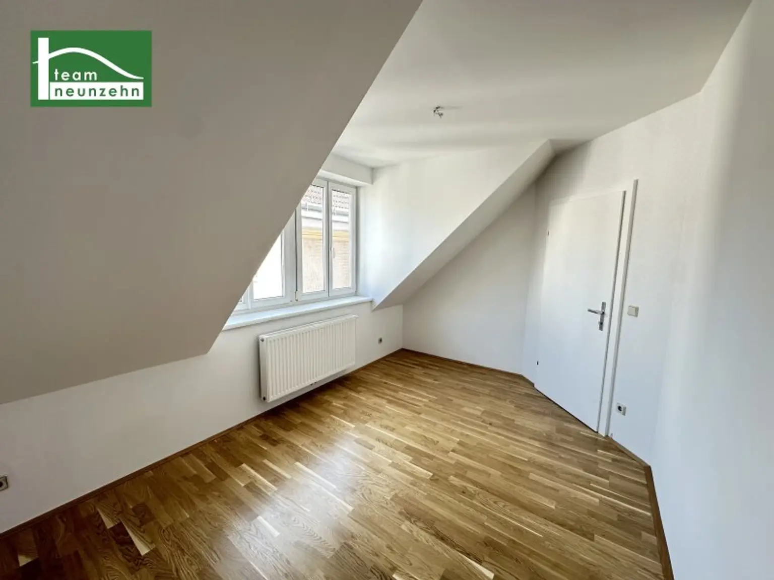 Panoramablick-Wohnung mit Dachterrasse nahe U6 Meidling zwischen Schönbrunn und Wienerberg - Frisch renoviert!