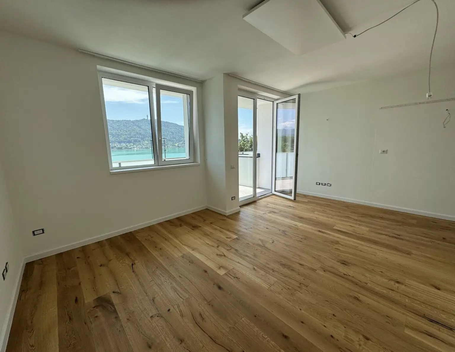 EXKLUSIVE 2-ZIMMER-WOHNUNG IN PÖRTSCHACH AM WÖRTHERSEE - ERSTBEZUG, 2 TERRASSEN & PARKPLATZ INKLUSIVE