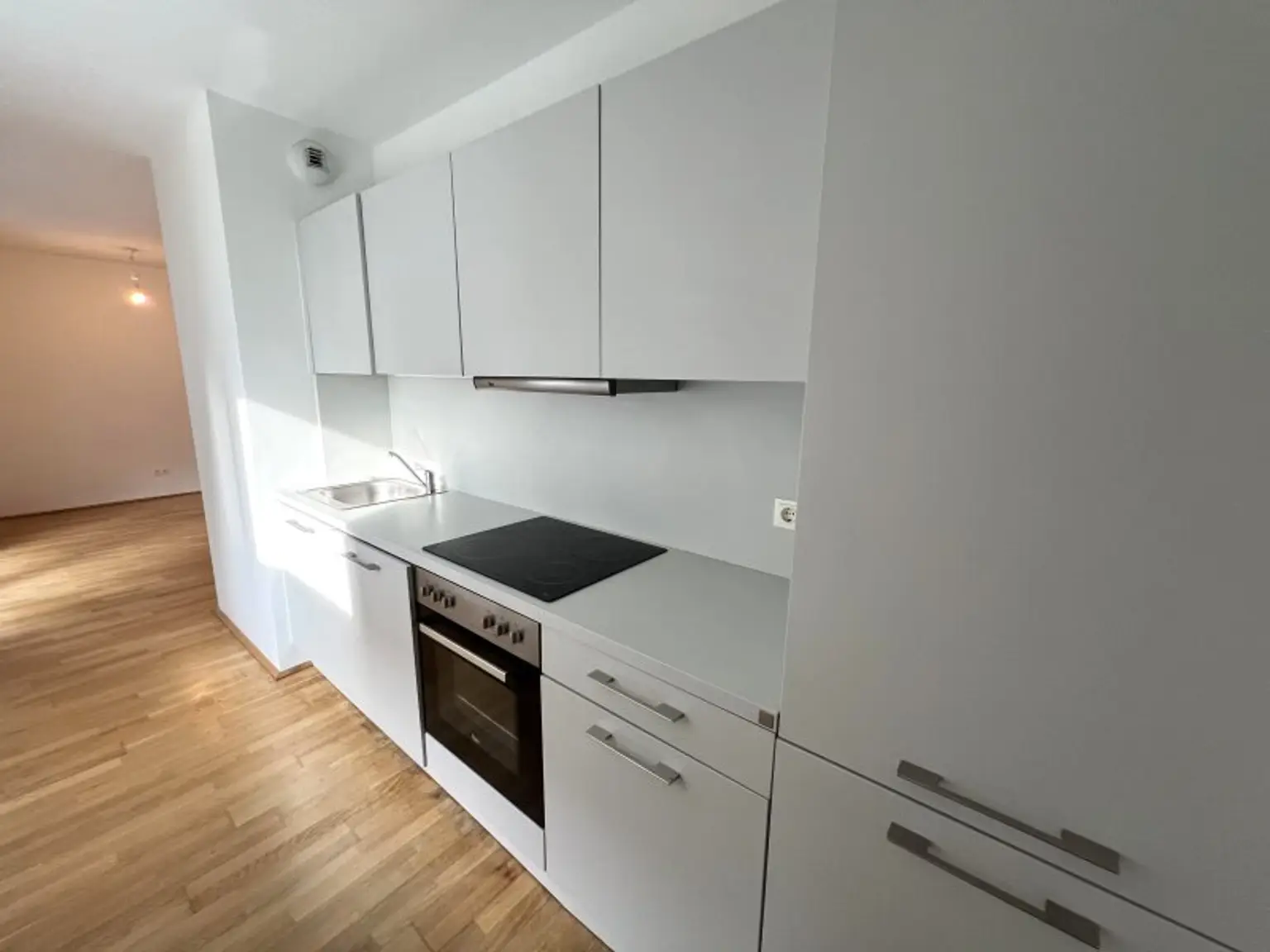 Attraktive 2-Zimmerwohnung mit Kühldecke und Balkon