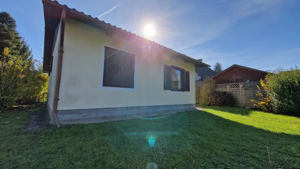 Rohdiamant - Ferienhaus mit großem Grundstück in beliebter Thermen & Golfregion