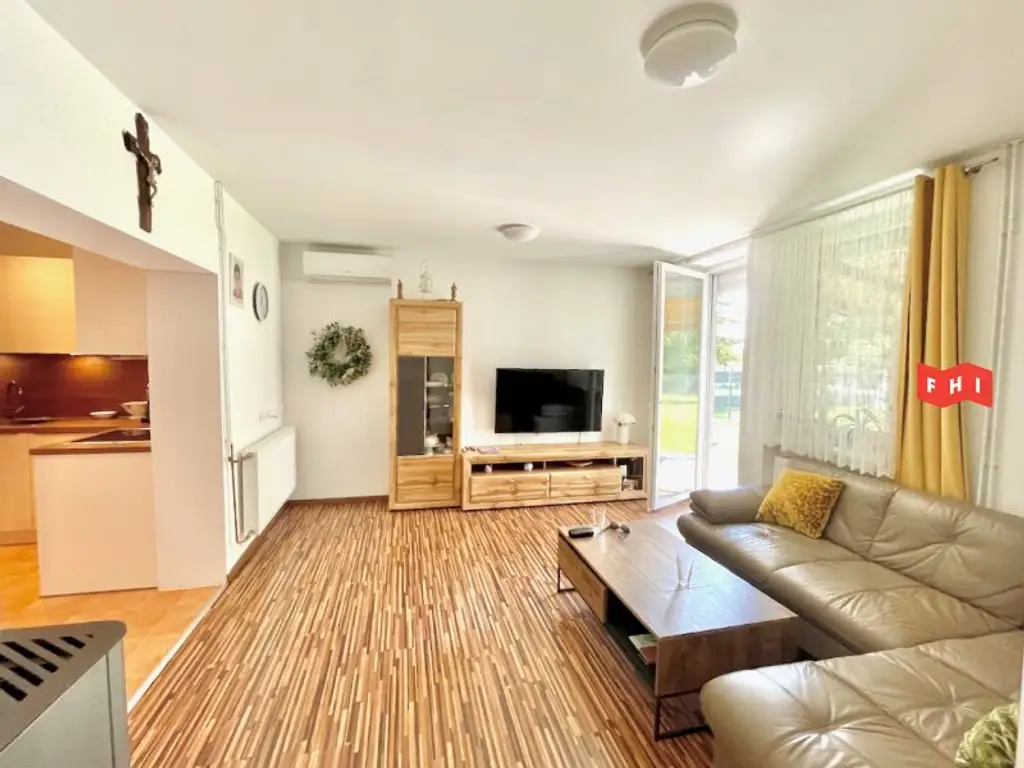 Renoviertes 3 Zimmer Einfamilienhaus mit Überdachter Terrasse, 2 Autoabstellplätzen & Klimaanlage Nähe Stadtgrenze Wien/Groß Enzersdorf