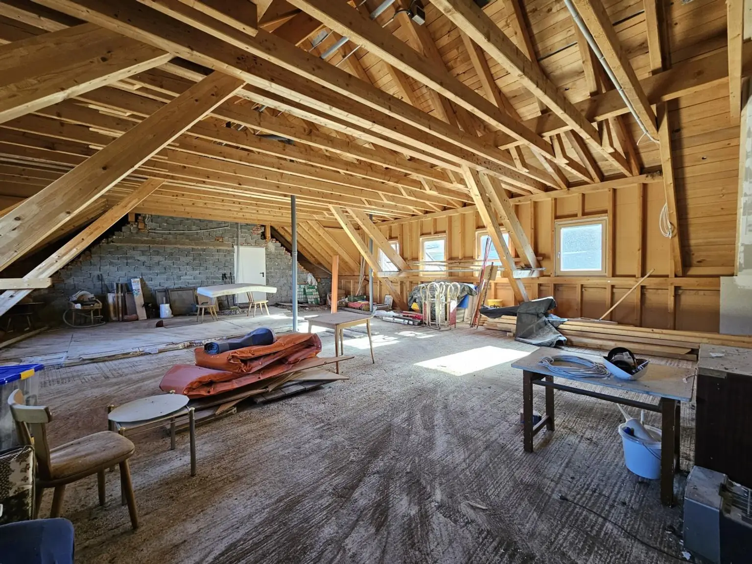 ausbaubarer Saal im OG