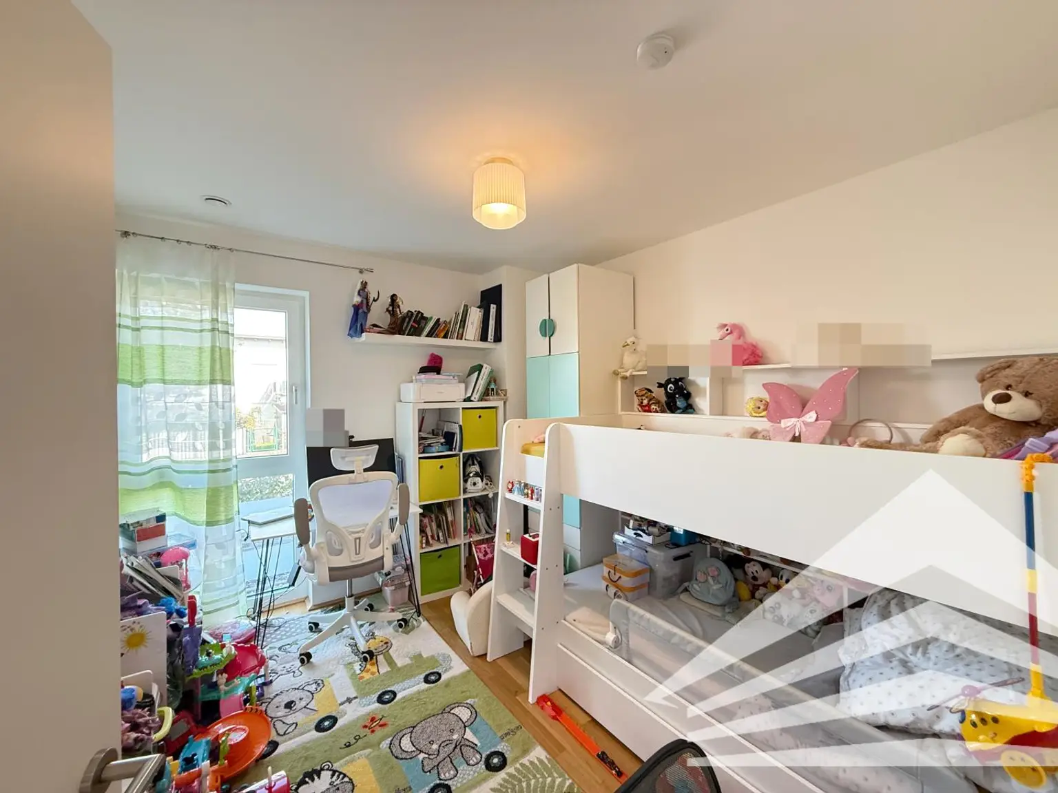 Moderne 3 Zimmerwohnung mit 177 m² Eigengarten in Linz/Pichling!