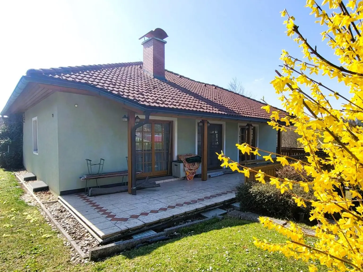 Rückwärtige Gartenansicht