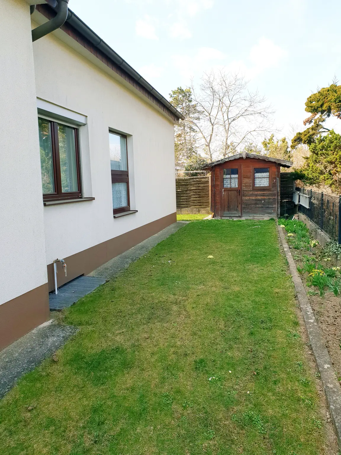 Edler Bungalow mit Swimmingpool zu verkaufen!