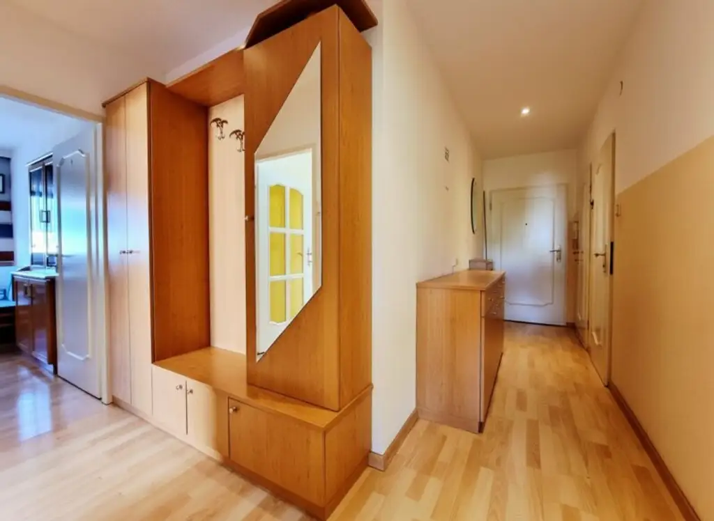 3-Zimmer-Wohnung mit Loggia & Stellplatz – ruhige Lage nahe Traisenpark & Viehofner Seen