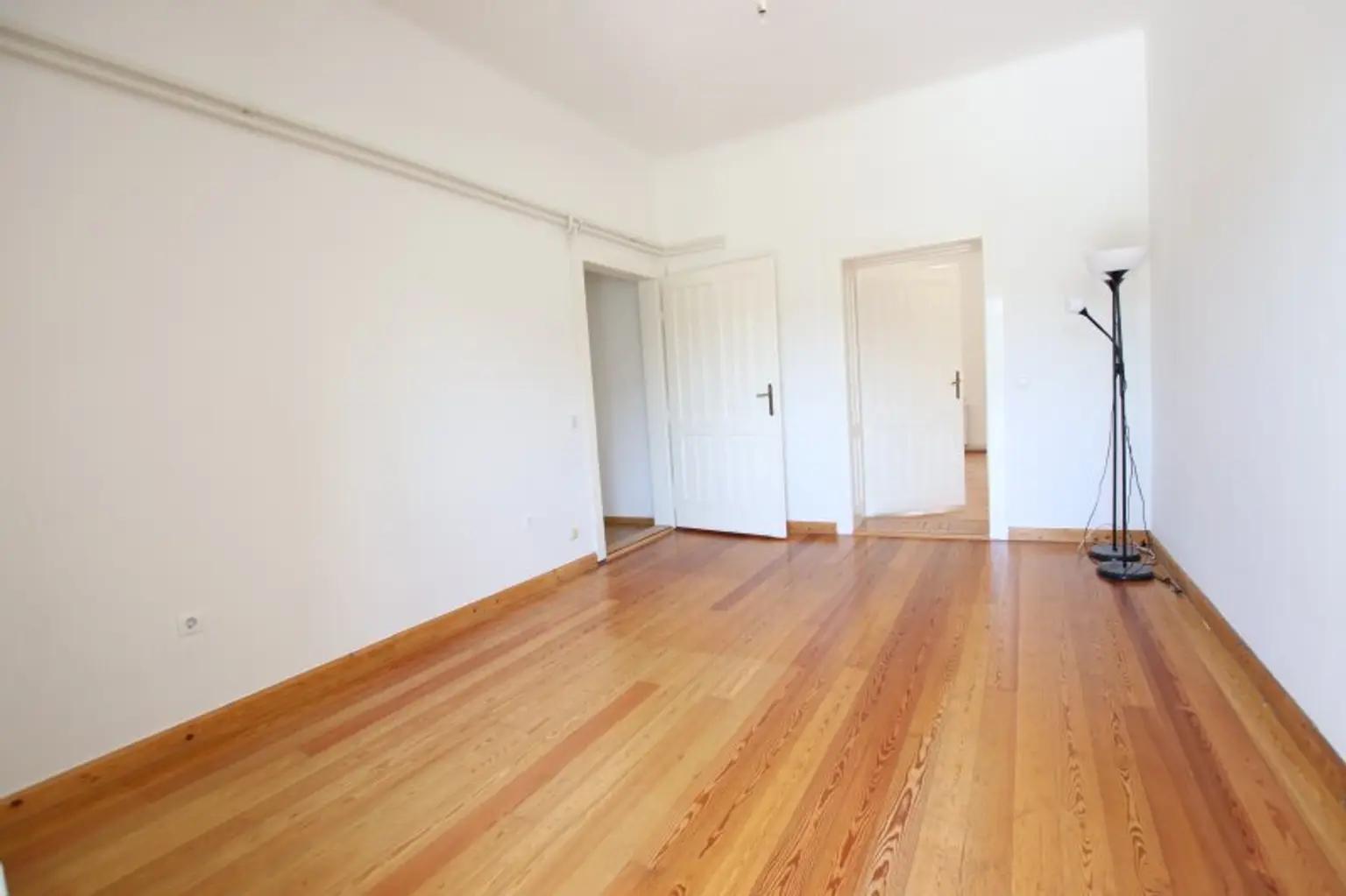 Tolle, sanierte 101m² - 4 Zimmer Altbauwohnung in der Mariannengasse - City