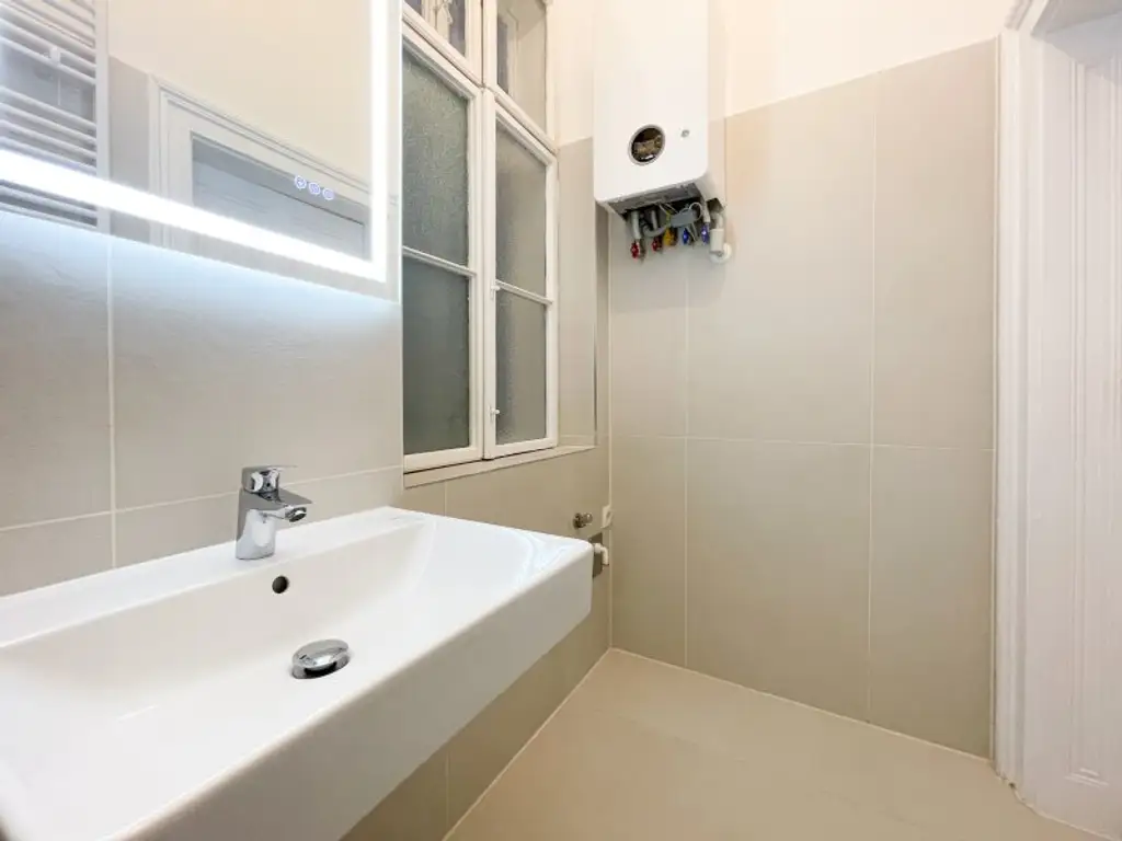 ALTBAU-TRAUM IN WÄHRING – 4 ZIMMER • LIFT & BALKON KOMMEN! • TOP LAGE HOFSTATTGASSE