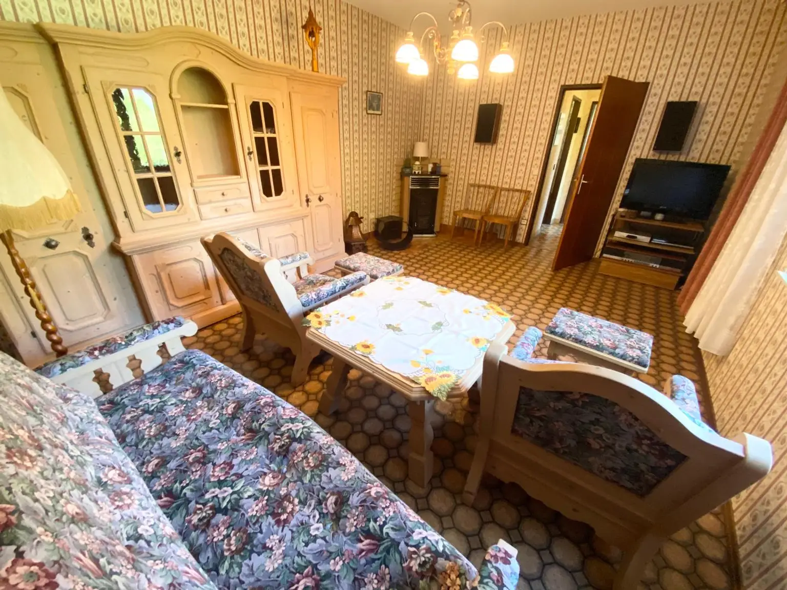 **OPEN HOUSE 5.9.2025** -  Einfamilienhaus mit Ausbau-Potenzial, >1.700 m² Grundstück