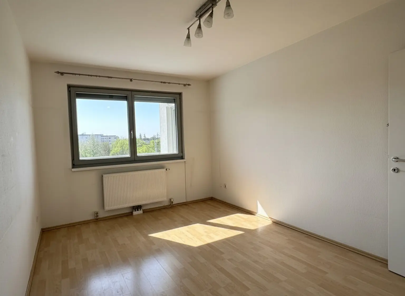 Ein Traum: Stadtwohnung in Neulaa mit unverbaubarem Blick ins Grüne