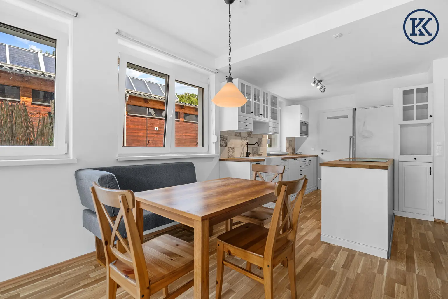 Zuhause im Grünen – Lichtdurchflutete Wohnung mit Dachterrasse & Gartenoase