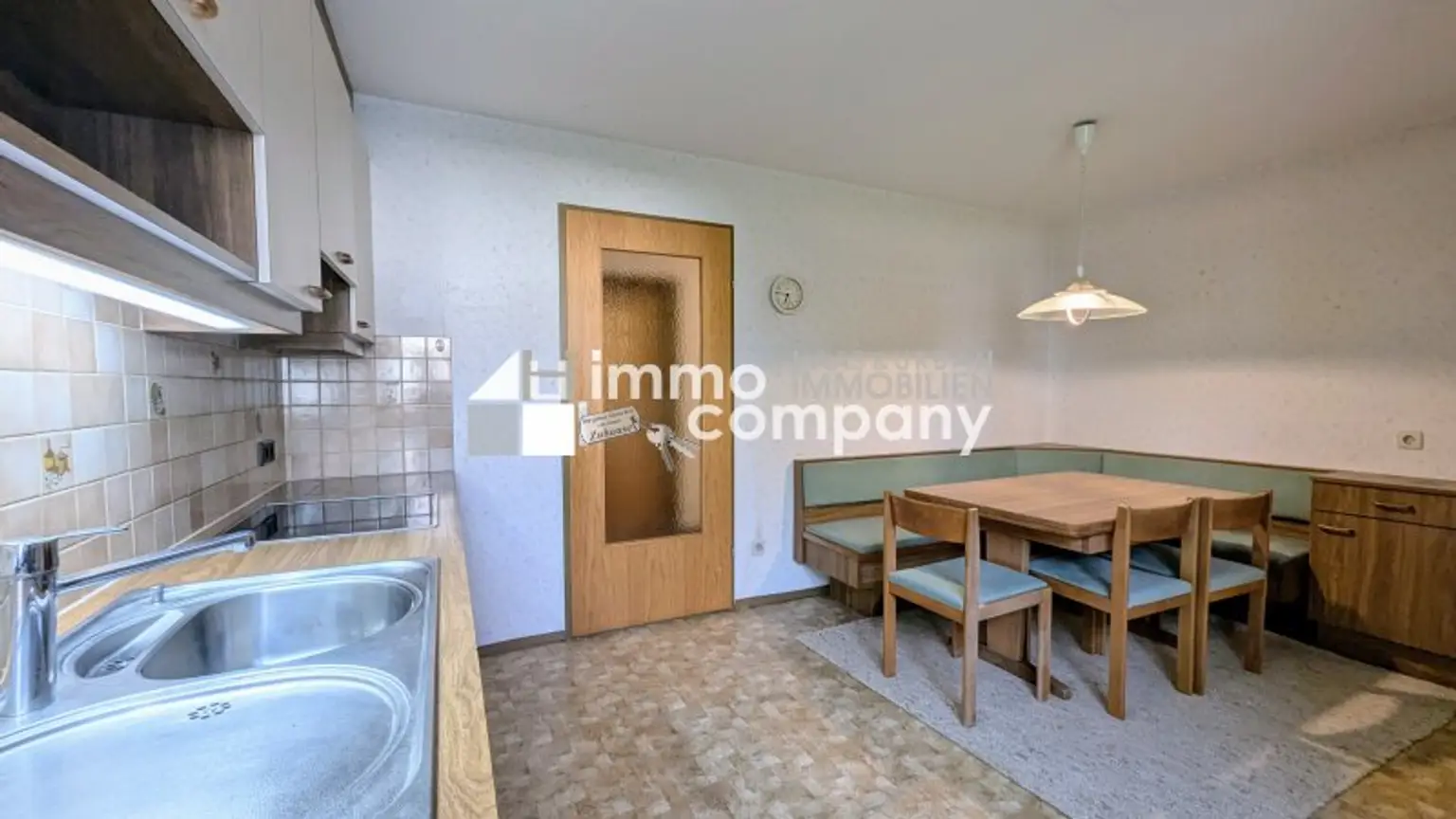 Großzügige 4-Zimmer-Wohnung mit Loggia in zentraler Lage – inkl. Küche und Gemeinschaftsgarten!