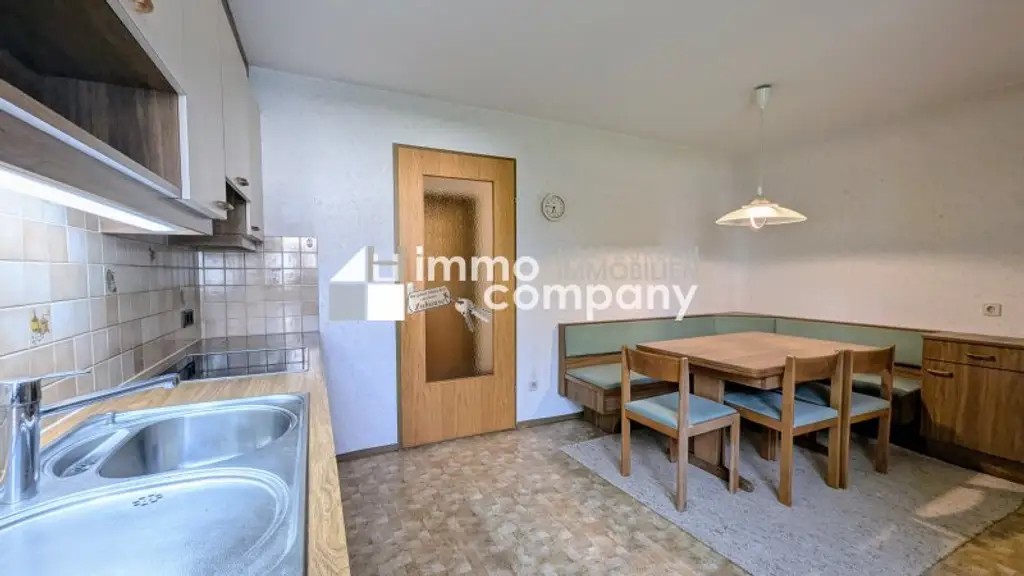 Großzügige 4-Zimmer-Wohnung mit Loggia in zentraler Lage – inkl. Küche und Gemeinschaftsgarten!