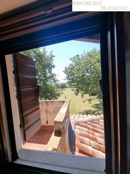 Rarität - Steinhaus auf einem Grundstück mit 17.700 m2 - teilweise touristische Zone!!