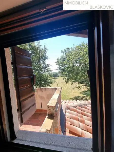 Rarität - Steinhaus auf einem Grundstück mit 17.700 m2 - teilweise touristische Zone!!