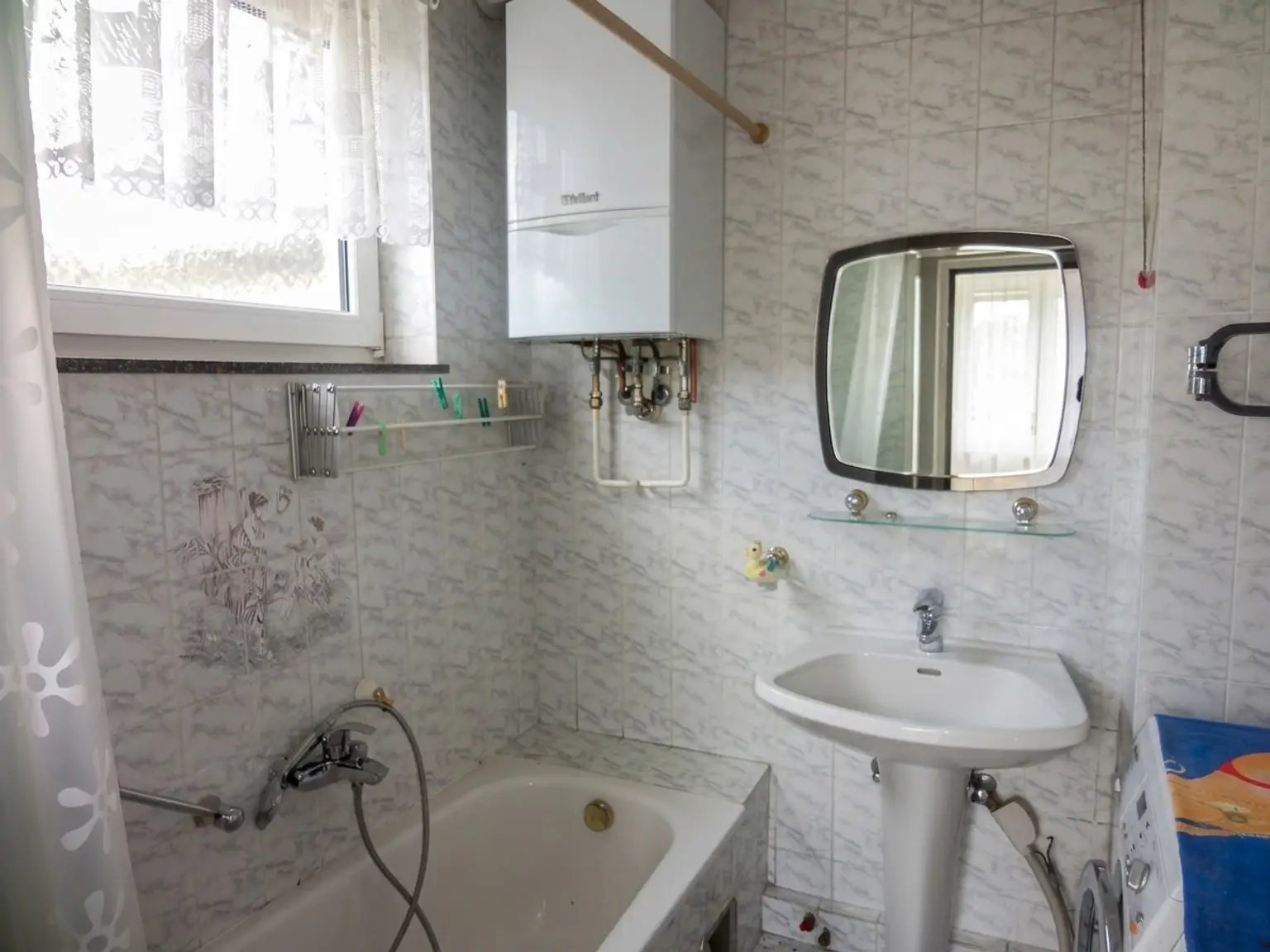 Bad mit Wanne