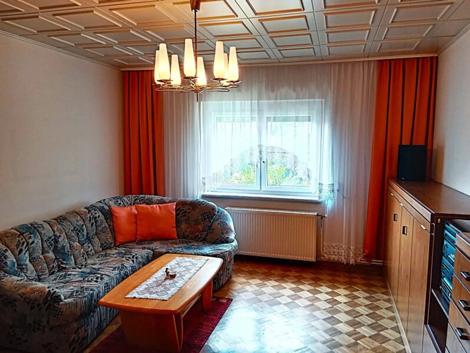 ***Das Mini-Haus mit einer Fläche von etwa 72 m² bietet ausreichend Platz für eine kleine Familie***