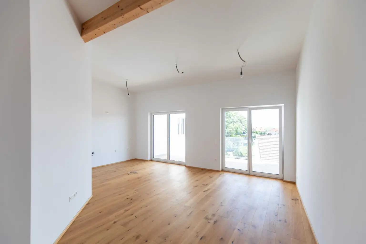 Modern Wohnen mit Balkon, Seeblick und Abstellplatz