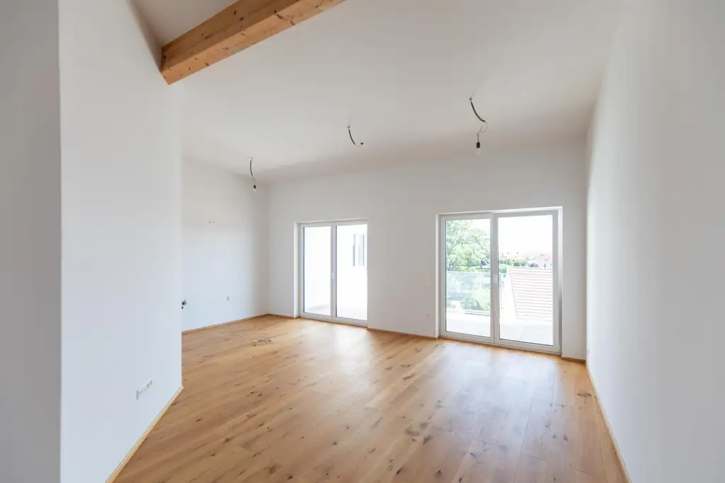 Modern Wohnen mit Balkon, Seeblick und Abstellplatz