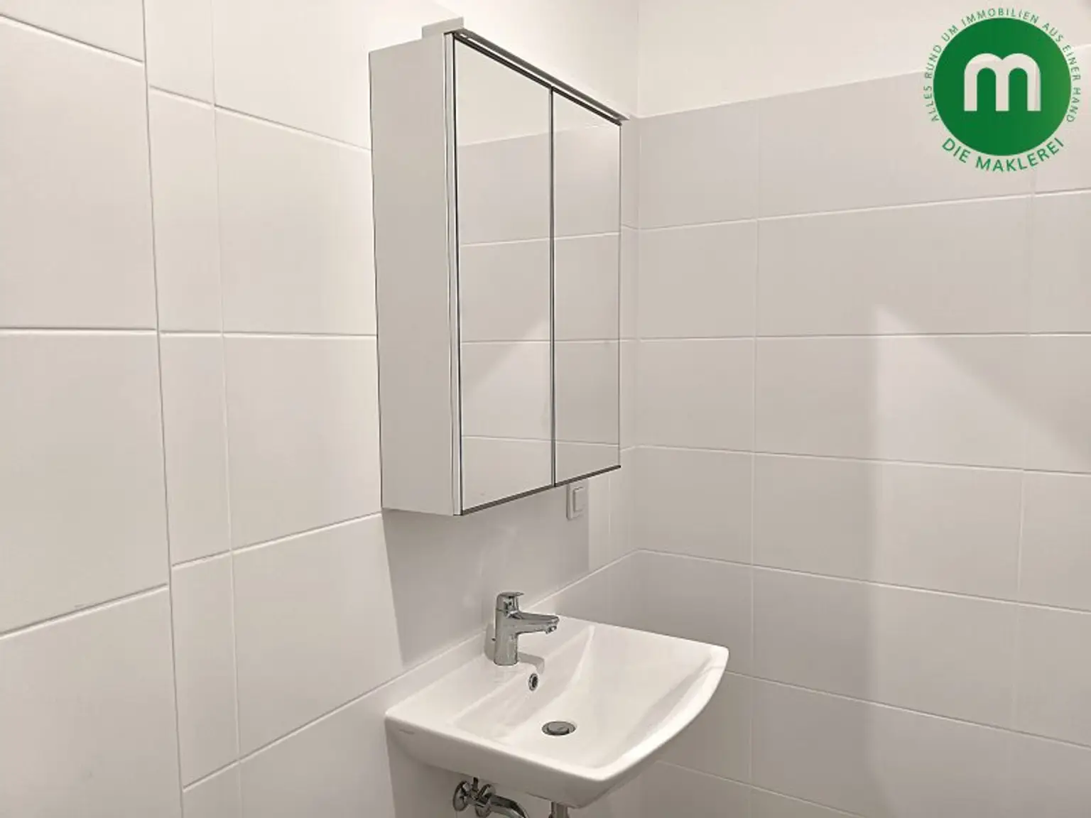 Spiegelschrank im Bad