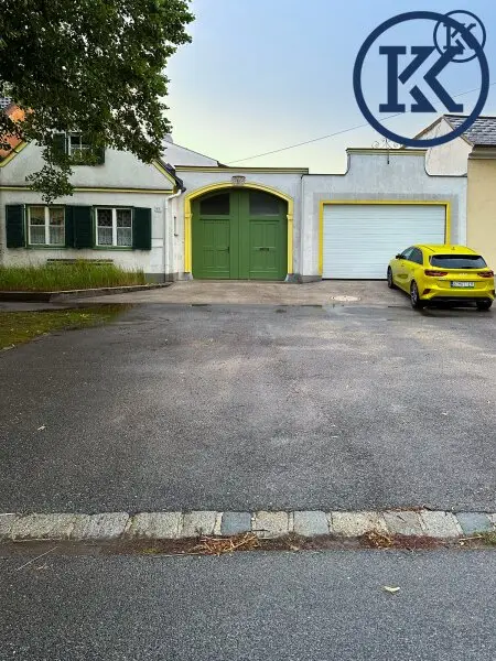 Parkplatz vor Haus