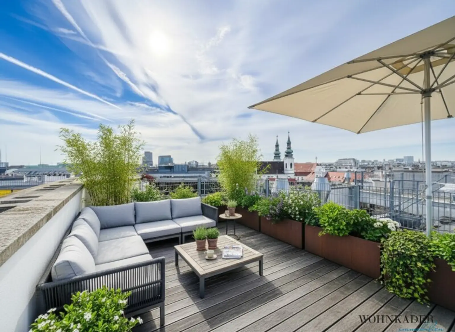 Exklusive 130 m² Dachgeschosswohnung mit Terrasse, Dachterrasse und atemberaubendem Blick auf den Stephansdom