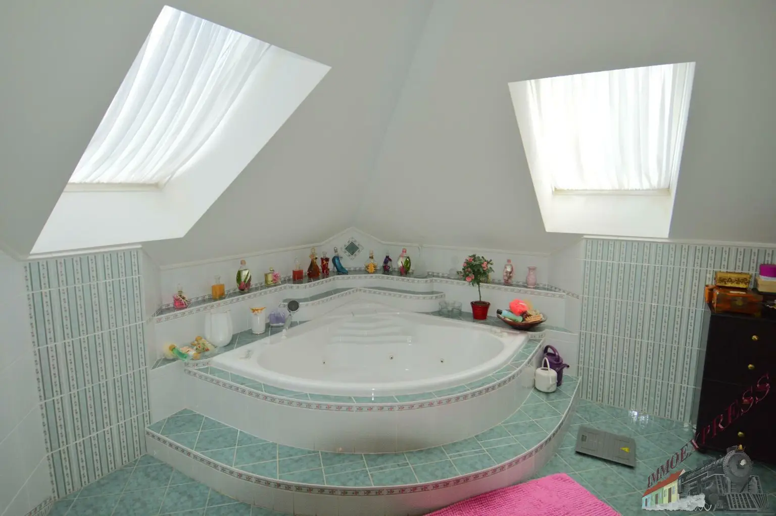 Repräsentatives Einfamilienhaus im italienischen Stil auf ca. 2.711 m²
