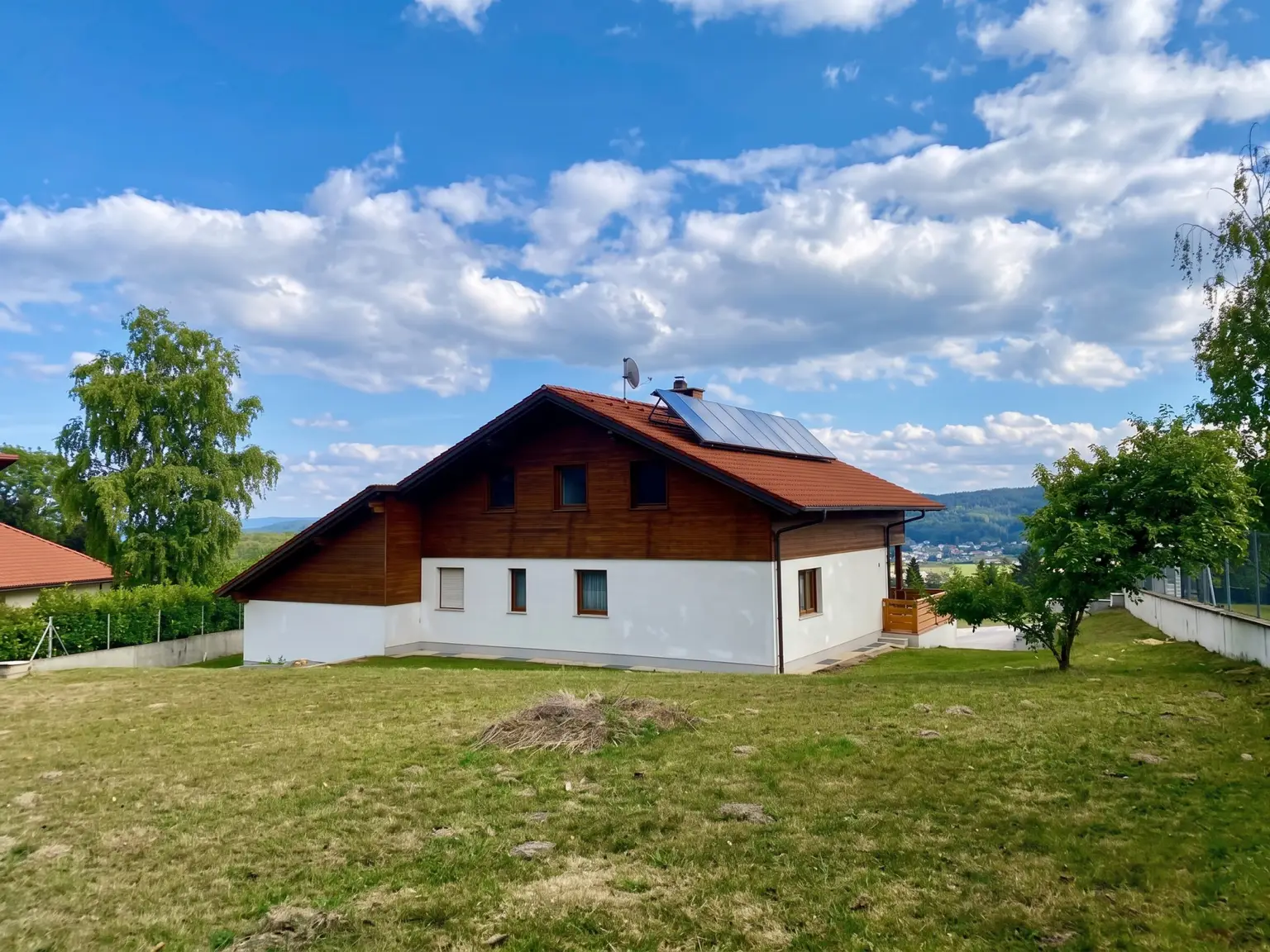 Haus gartenseitig