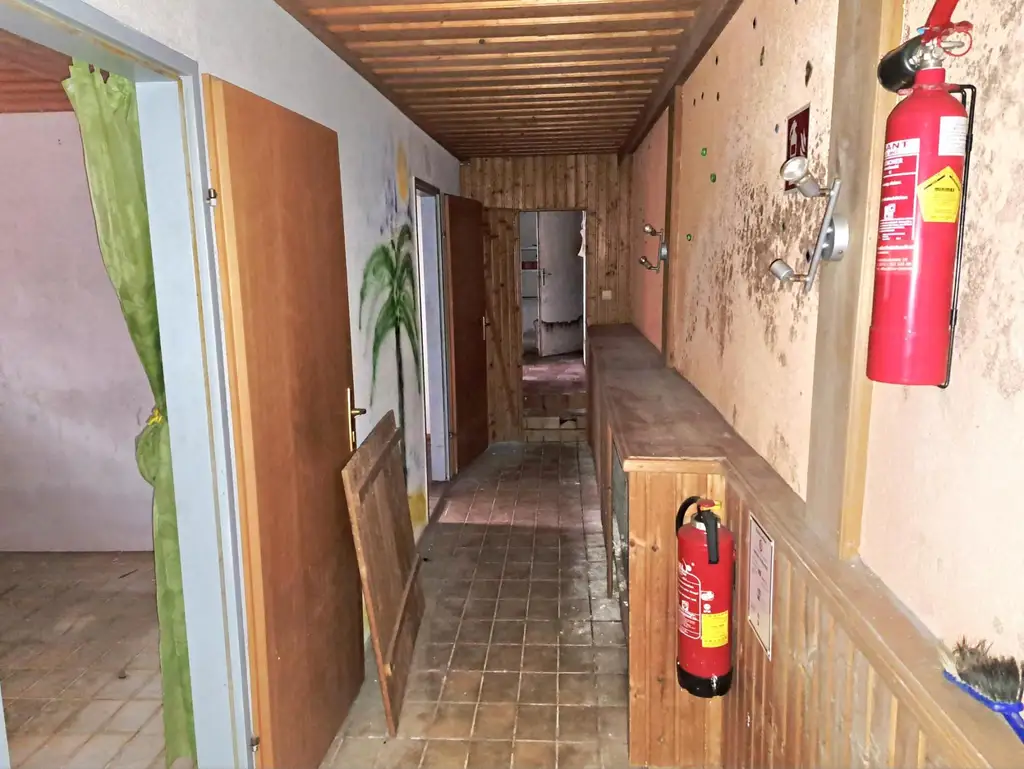 IMMOBILIE IM DORNRÖSCHENSCHLAF