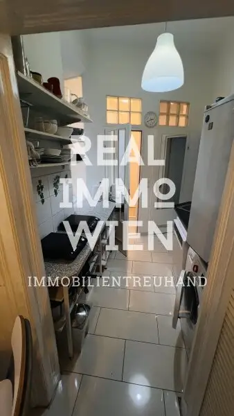 Hervorragende Anlage 5 Zimmer WG mit Stil im Gründerzeithaus