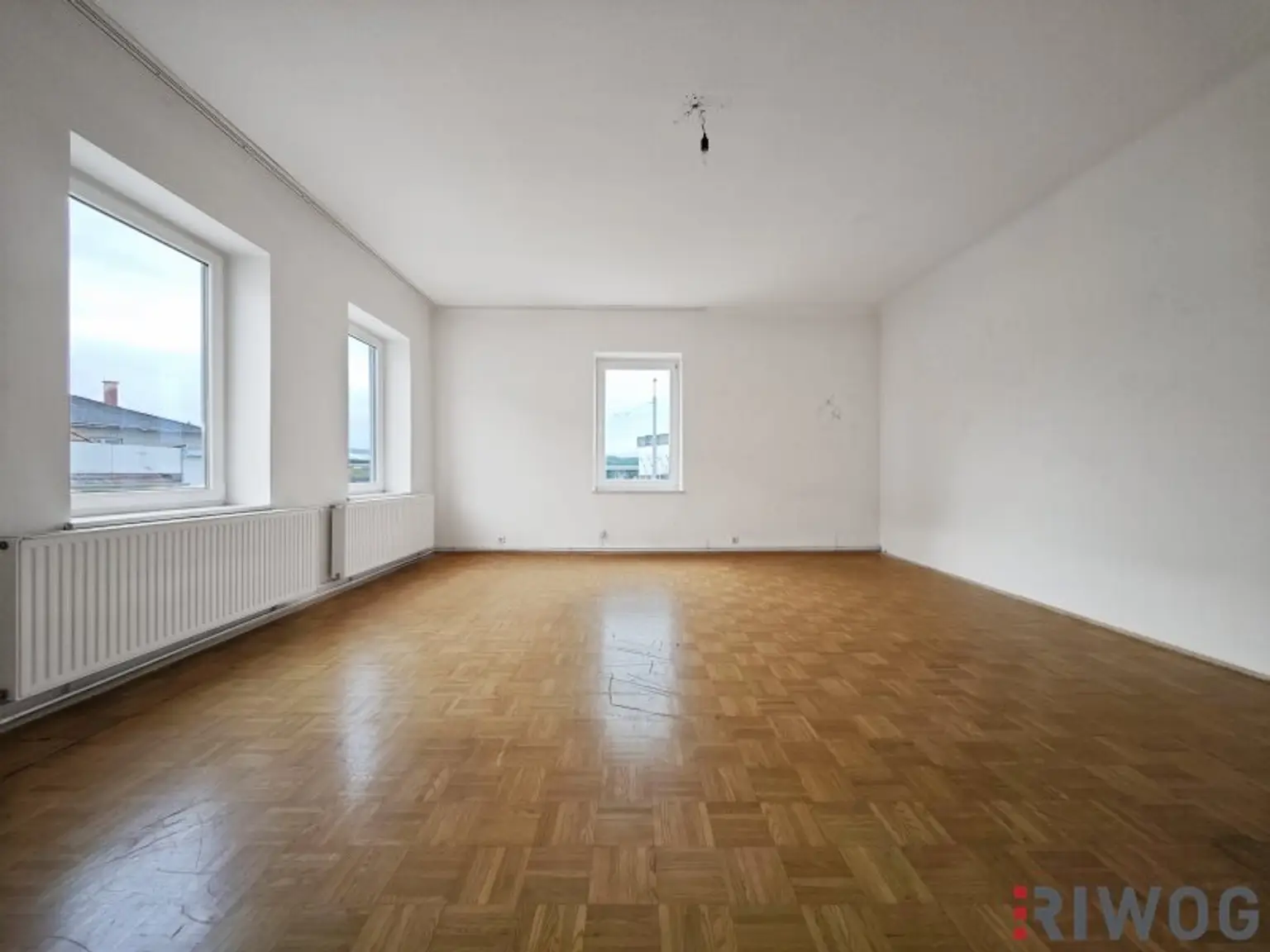 153m² Büro/Studio/Vereinsräume mit Balkon | direkt bei Autobahn & Nahversorgern | optionale Parkplätze