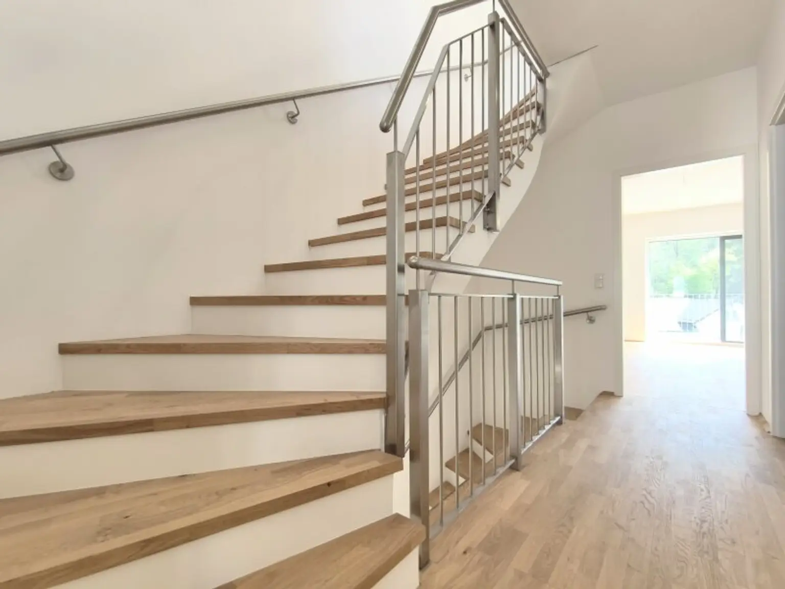 EXKLUSIVES TOWNHAUS AUF EIGENGRUND IN WEIDLING – NATURNAHES WOHNEN MIT STIL - FÜR MENSCHEN MIT ANSPRUCH