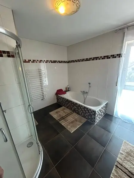 Neuwertiges Traumhaus im Zentrum von Liebenfels: 3 Zimmer, Garten mit fixem Pool & Terrasse Carport  für 499.000 €!
