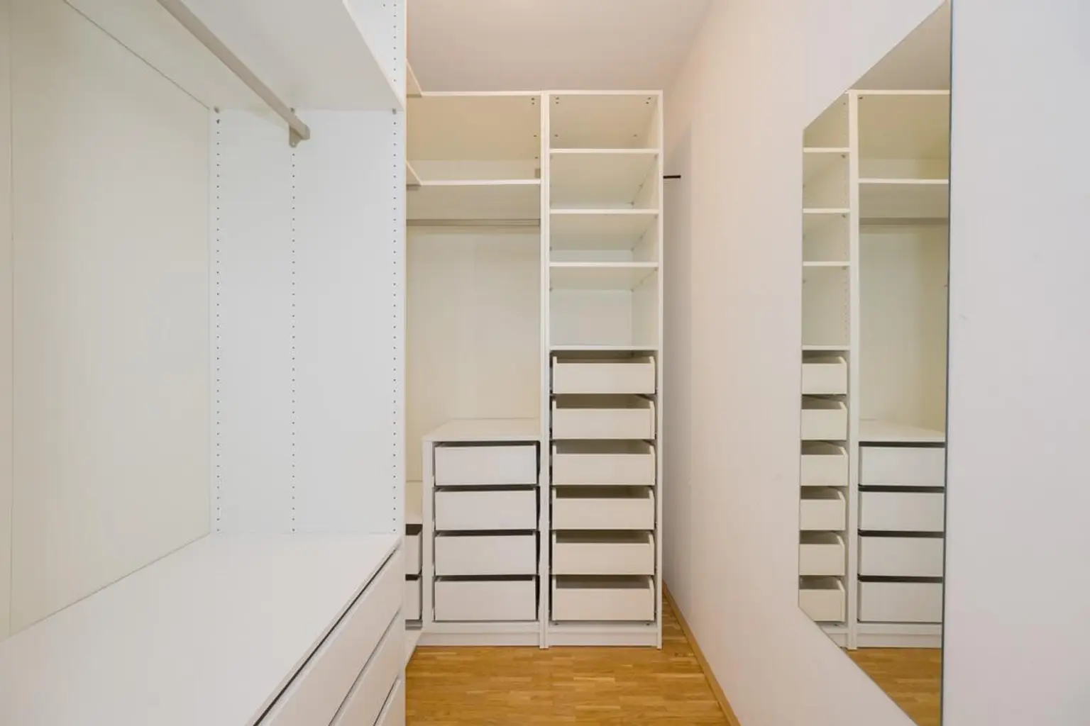 Einziehen & Wohlfühlen – hochwertiges Reihenhaus mit Garten, Terrasse, Keller und zwei TG-Stellplätzen im Zentrum von Steyr!