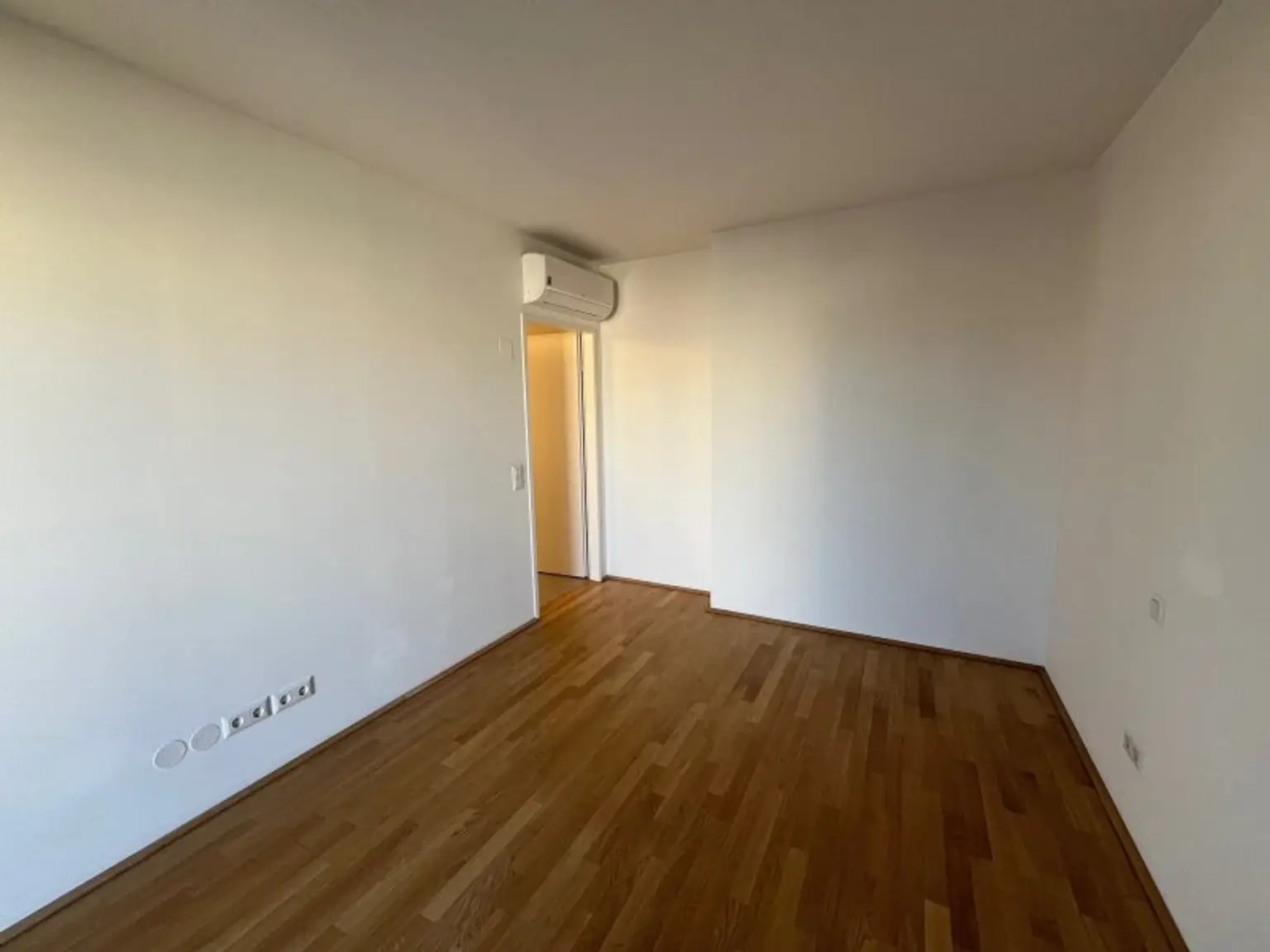 City-Oase: Helle Wohnung mit Balkon & Klima nahe Mariahilferstraße