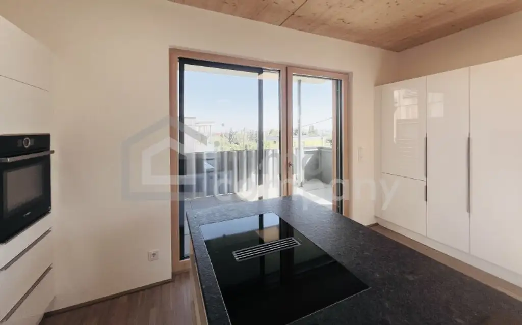 Moderne und neue Wohnung mit schöner Aussicht + Balkon und Terrasse!