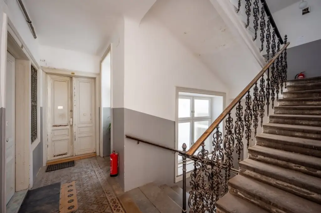 **Hannovermarkt** Sanierungsbedürftige 2-Zimmer Altbauwohnung -  Airbnb/Kurzzeitvermietung Zustimmung aller Eigentümer vorhanden