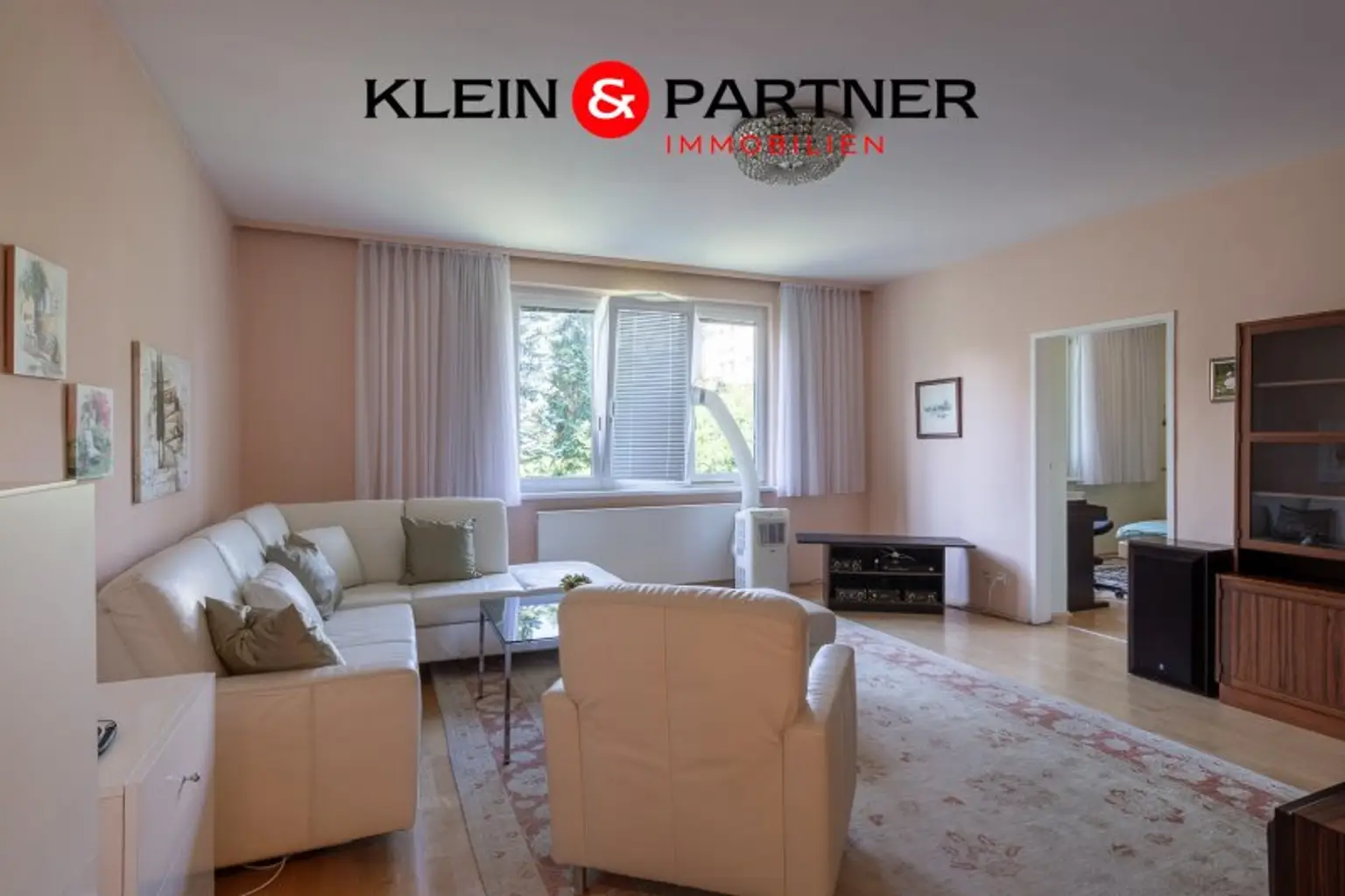 DREIZIMMERWOHNUNG IN RUHELAGE  UND TOLLEM GRÜNBLICK!