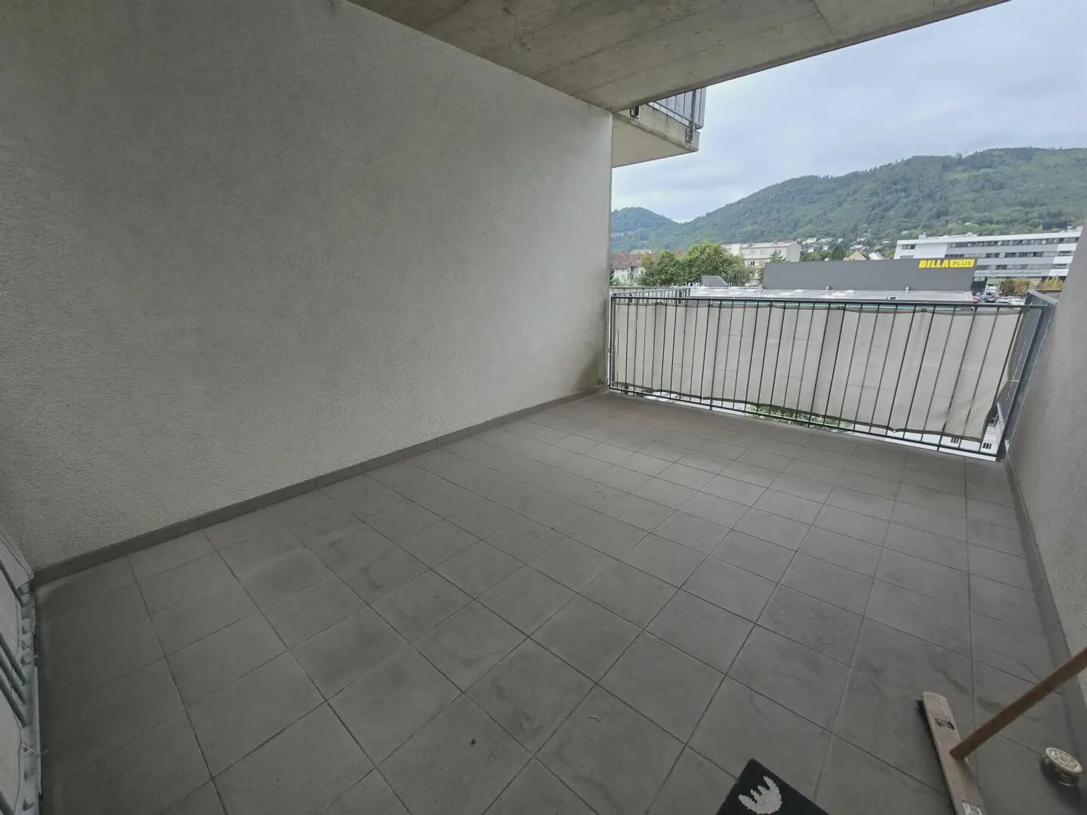 Moderne 2 Wohnung mit zwei großen Balkonen und Tiefgaragenplatz - ab sofort - Eggenberg!