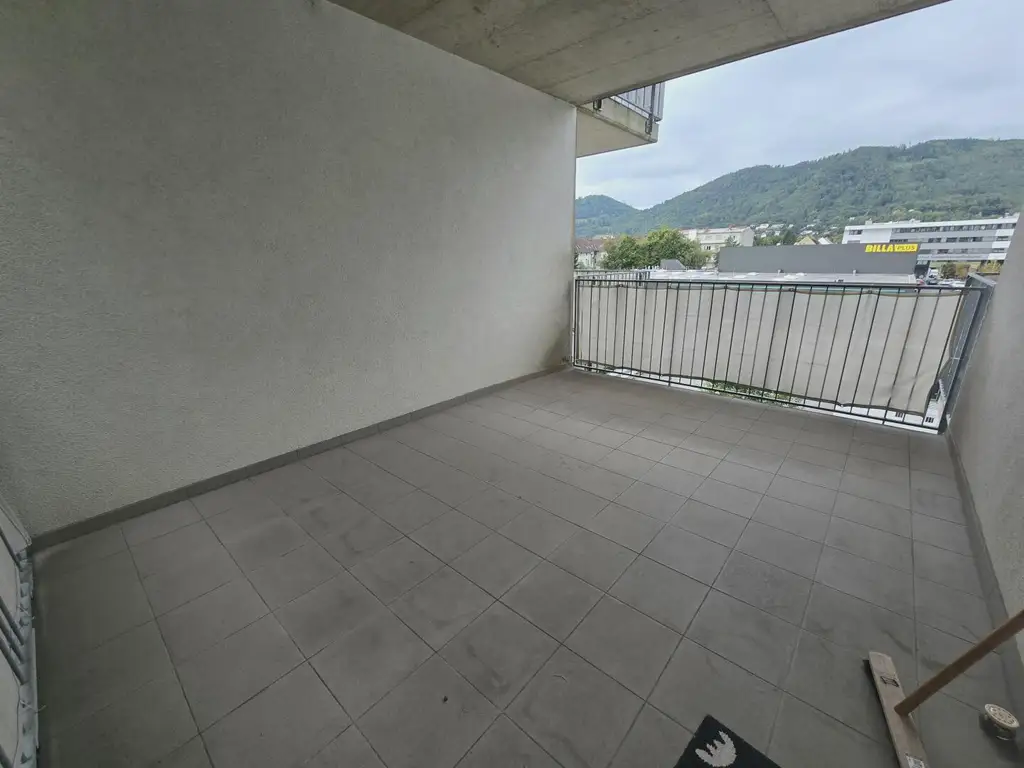 Moderne 2 Wohnung mit zwei großen Balkonen und Tiefgaragenplatz - ab sofort - Eggenberg!