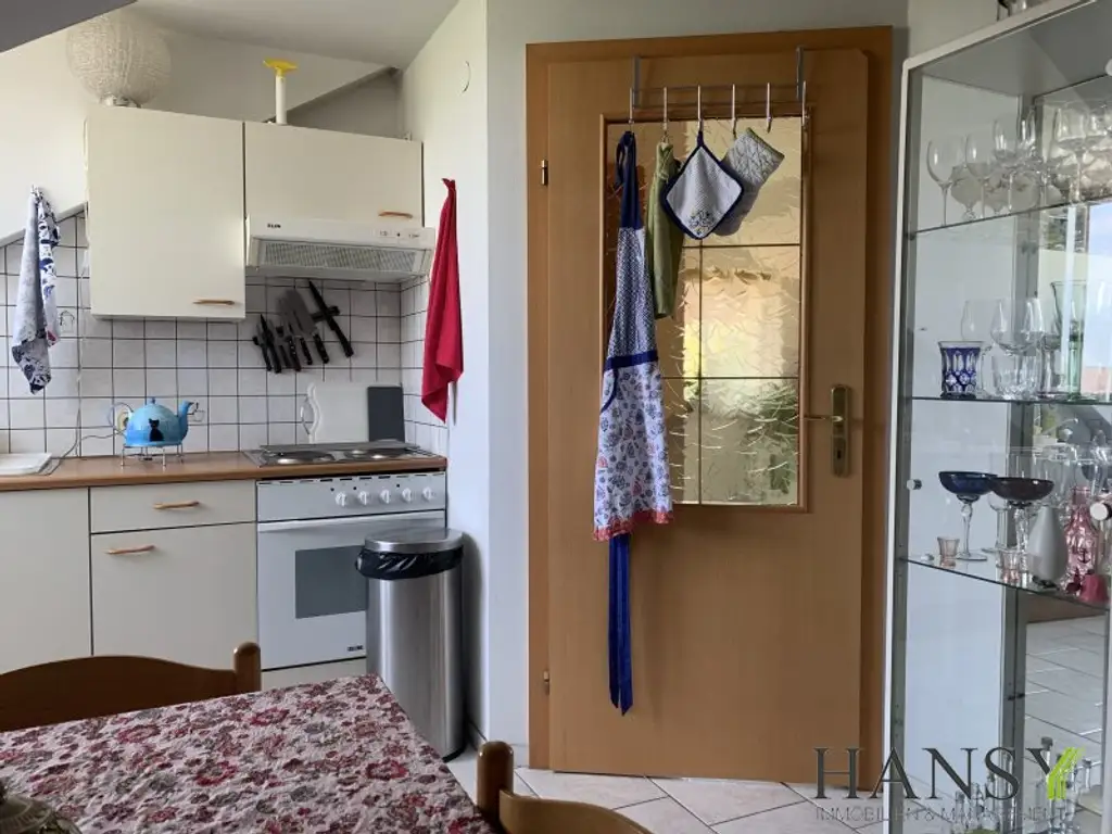 Großzügiges, bezugsfertiges Traumhaus mit Baugrund, Doppelgarage und Gartenidylle