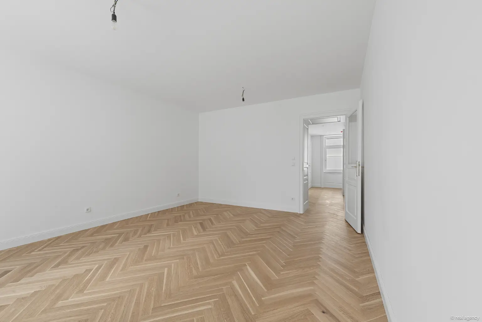 EIN WIENER ALTBAU, ZEITGEMÄSS GEDACHT