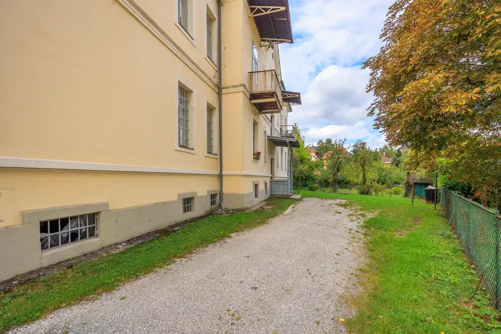 Grundstück mit -"Villa Hottenstein"