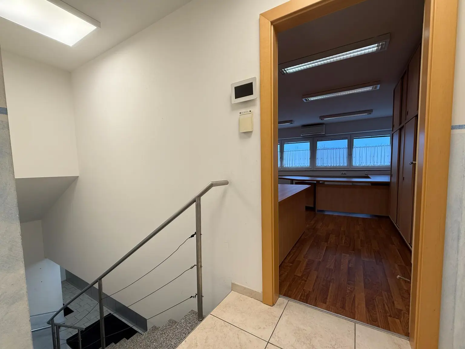 Aufgang zu den Büros