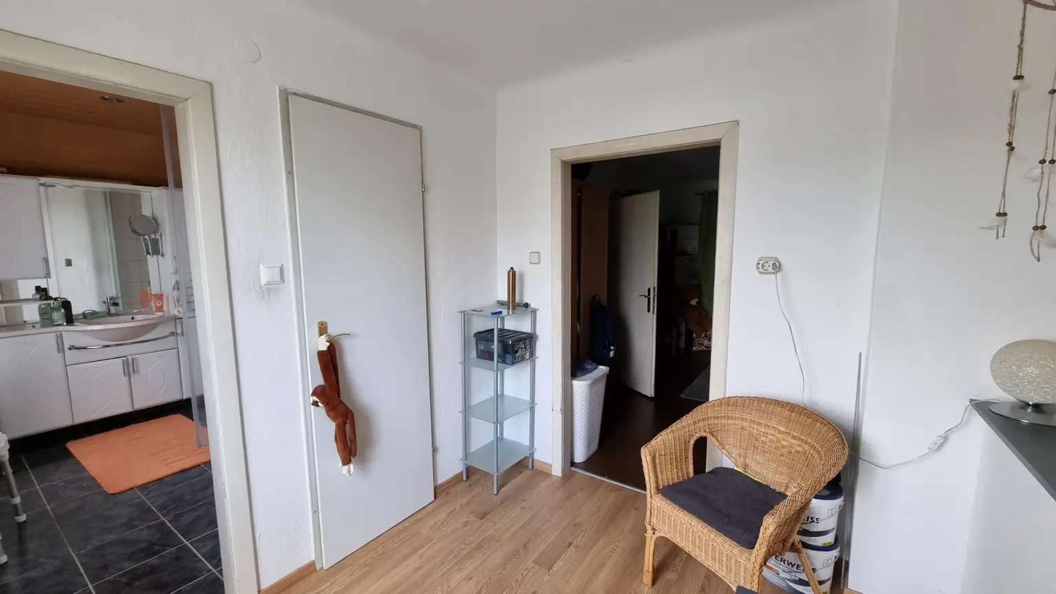 Einfamilienhaus mit Pool und großem Garten in verkehrsgünstiger Lage